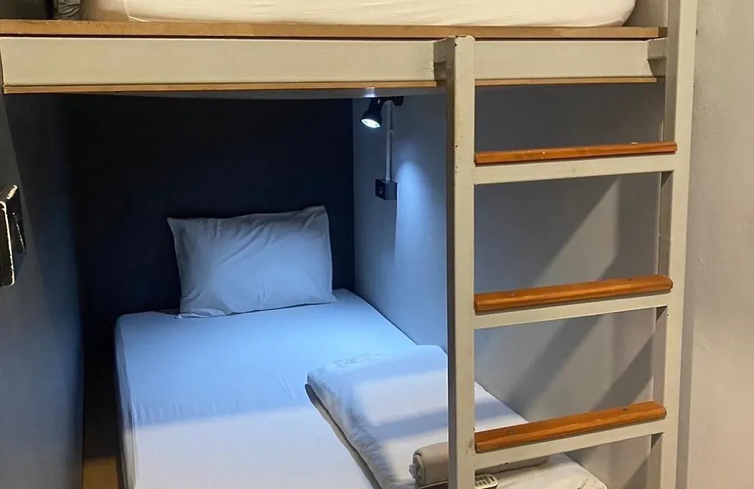 Ekanek Hostel (Adults Only)-1